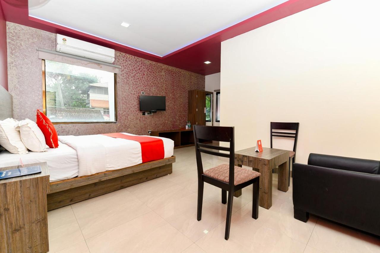 Oyo 1889 Hotel Aj Park Alappuzha Quarto foto